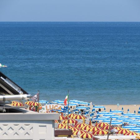 Hotel Gemini Rimini Buitenkant foto