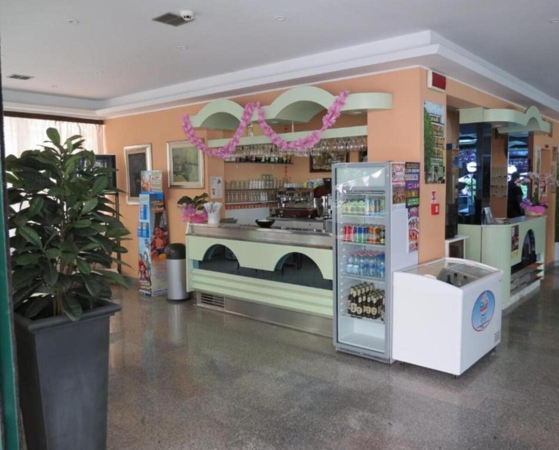 Hotel Gemini Rimini Buitenkant foto