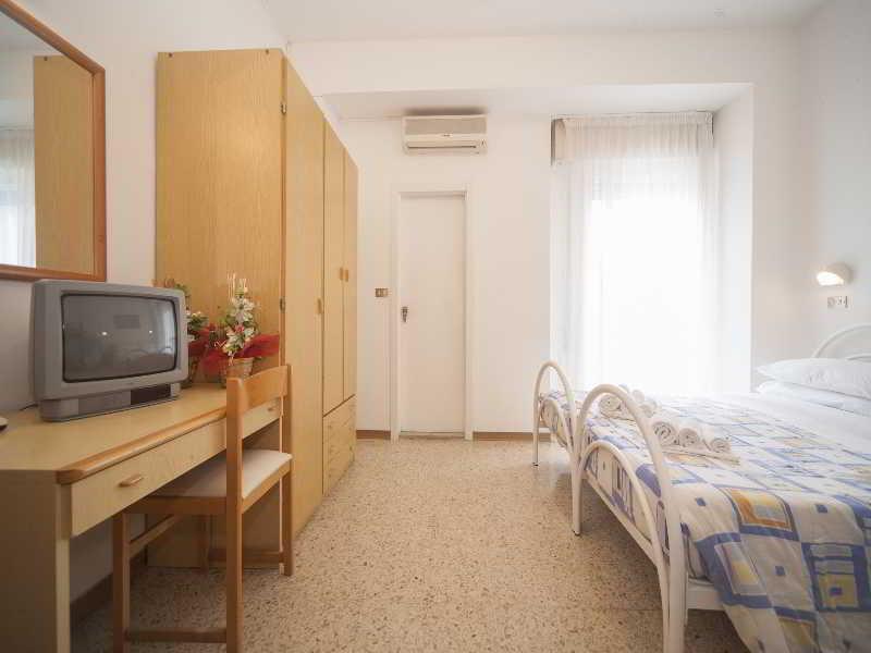 Hotel Gemini Rimini Buitenkant foto
