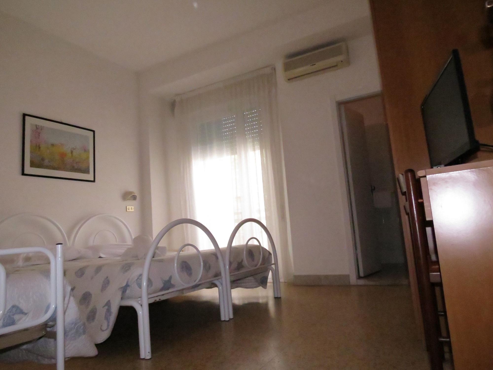 Hotel Gemini Rimini Buitenkant foto