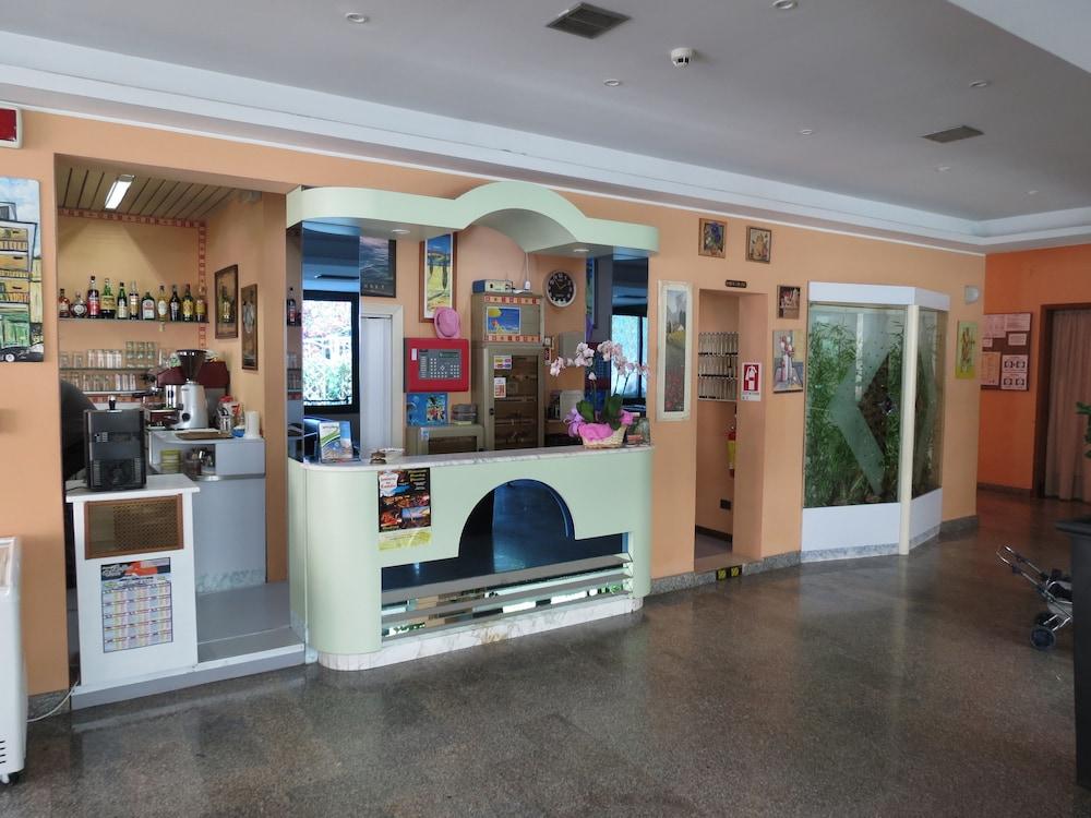 Hotel Gemini Rimini Buitenkant foto