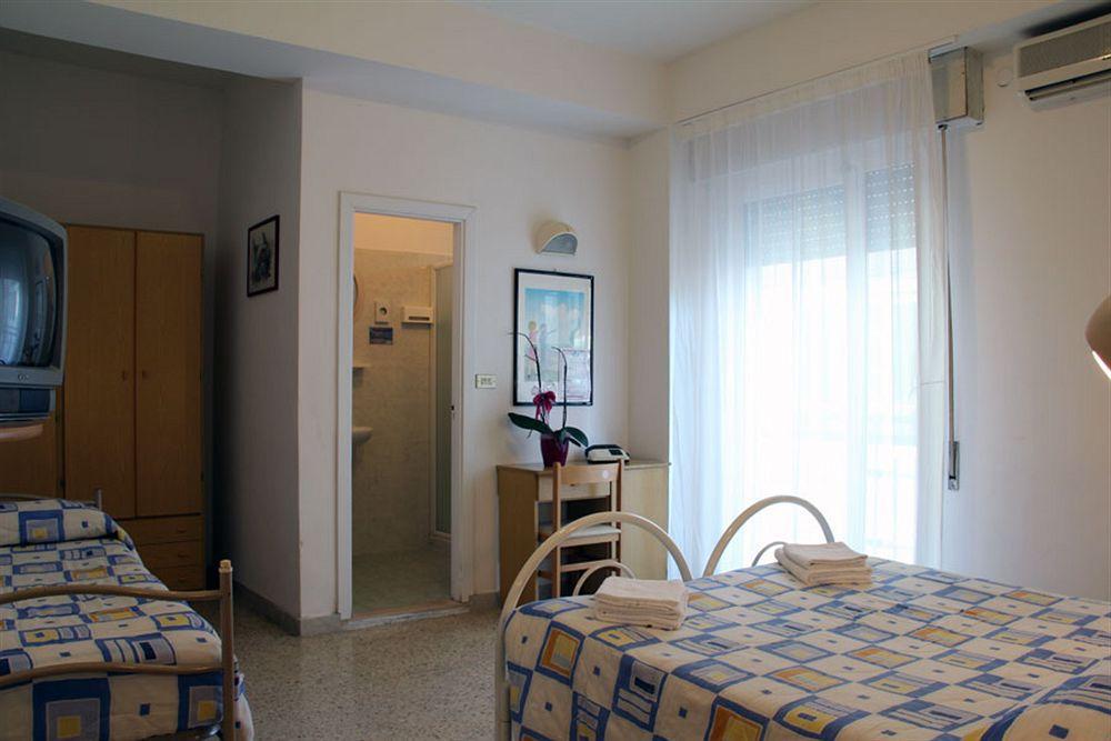 Hotel Gemini Rimini Buitenkant foto