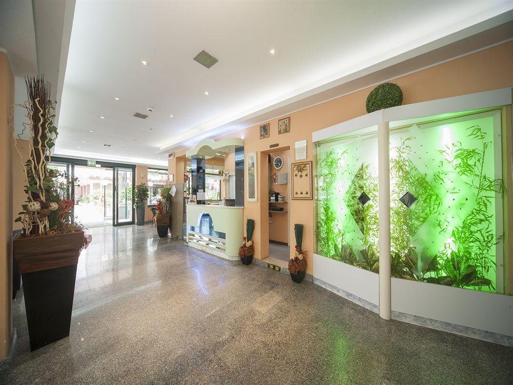 Hotel Gemini Rimini Buitenkant foto