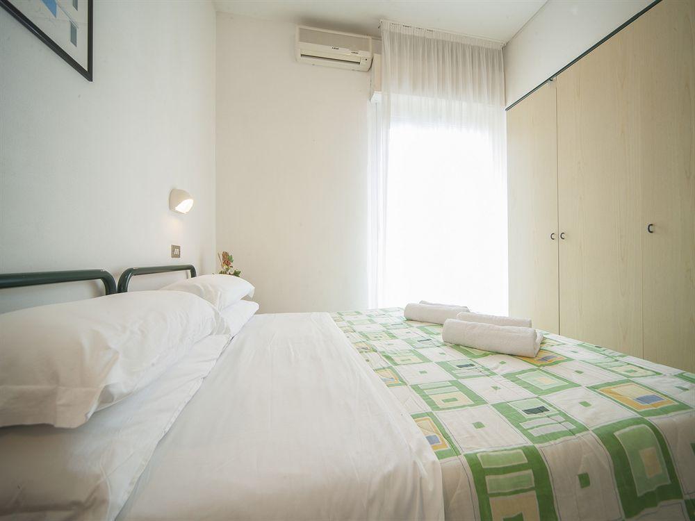Hotel Gemini Rimini Buitenkant foto